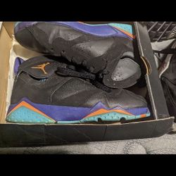 Jordan 7 Retro Lola Bunny with box