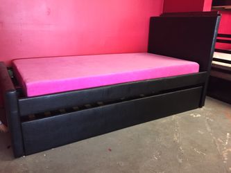 BRAND NEW TWIN SIZE TRUNDLE BED