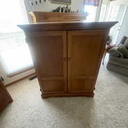 Hutch/ Tv Cabinet 