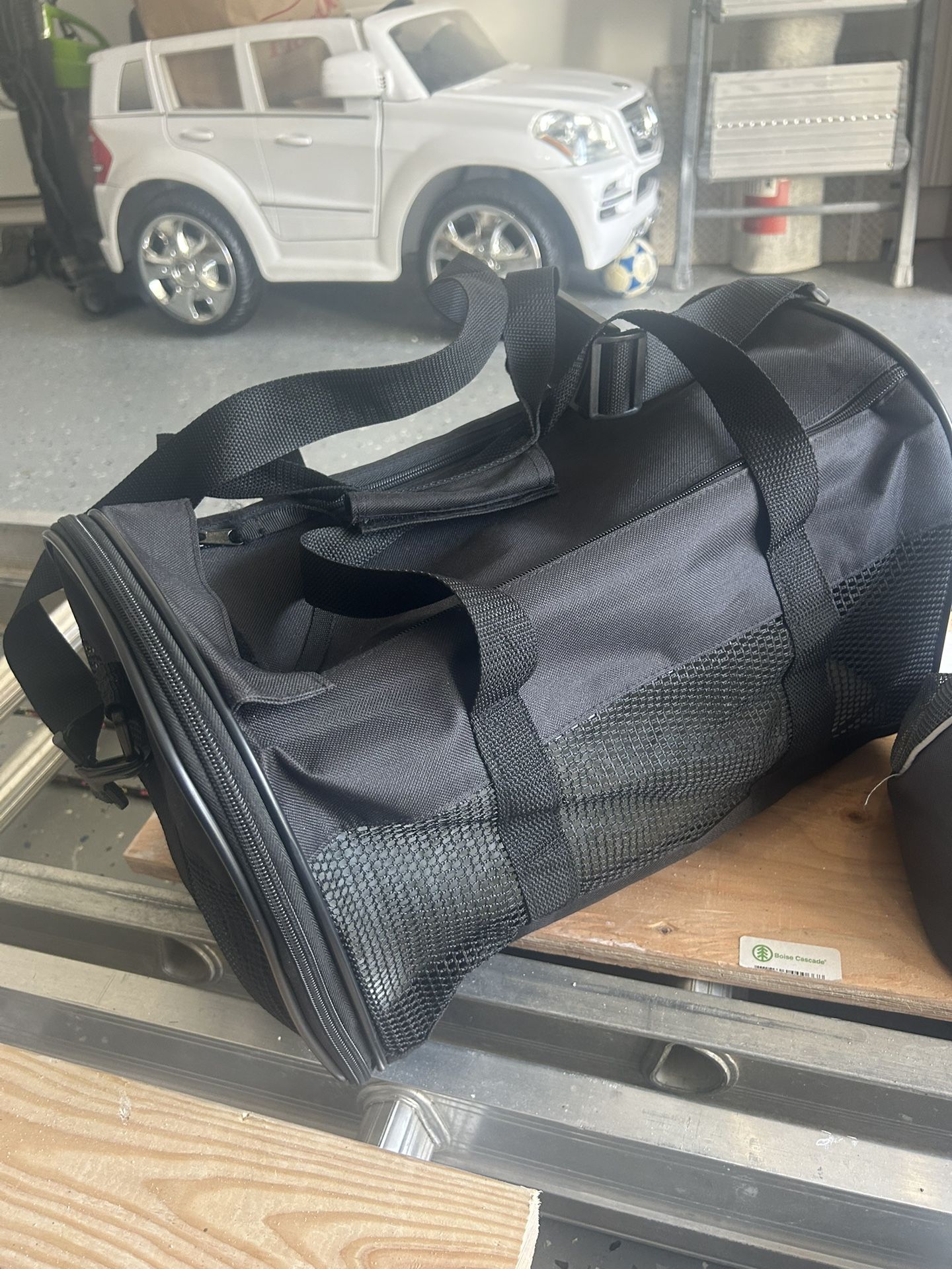 DELUXE PET CARRIER