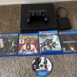 PS4 Slim + Games/External HD