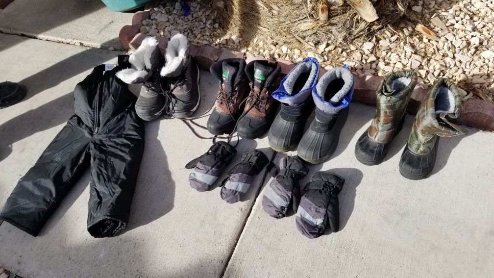 Snow Boots Ect (Kids)