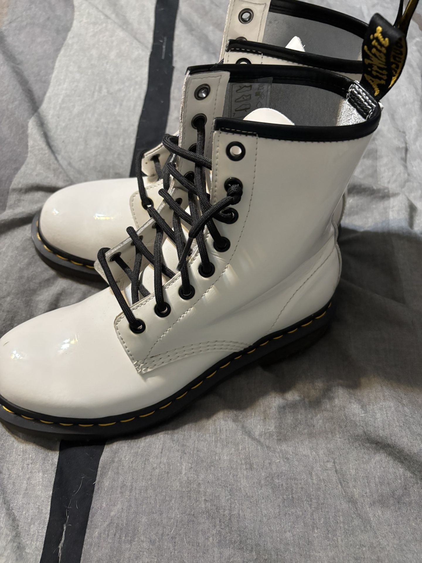 Like New Womens Doc Marten Boots Size 8