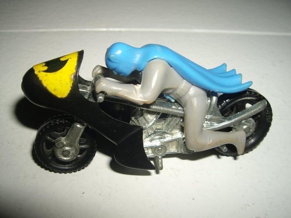 Vintage 70s Corgi Batman motorcycle