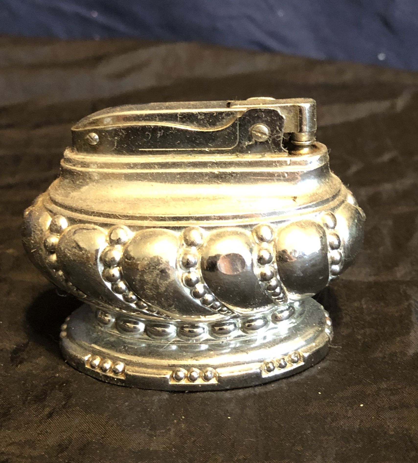 Vintage table lighter