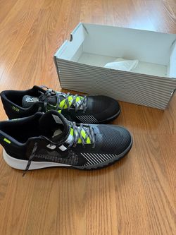 Nike Kyrie Flytrap V Basketball Shoe New