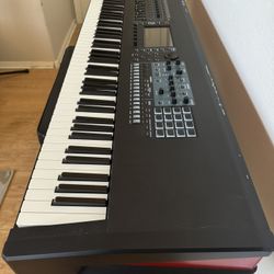 Roland Fantom 8 EX 