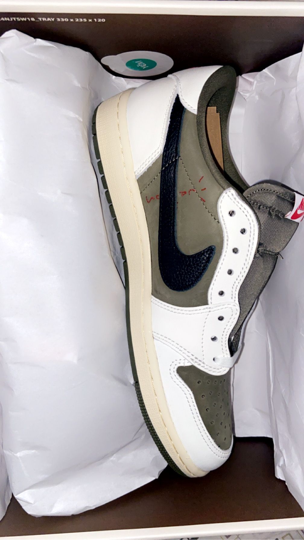 Jordan 1 Travis Scott