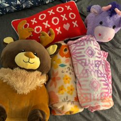 Assorted plushies + throws