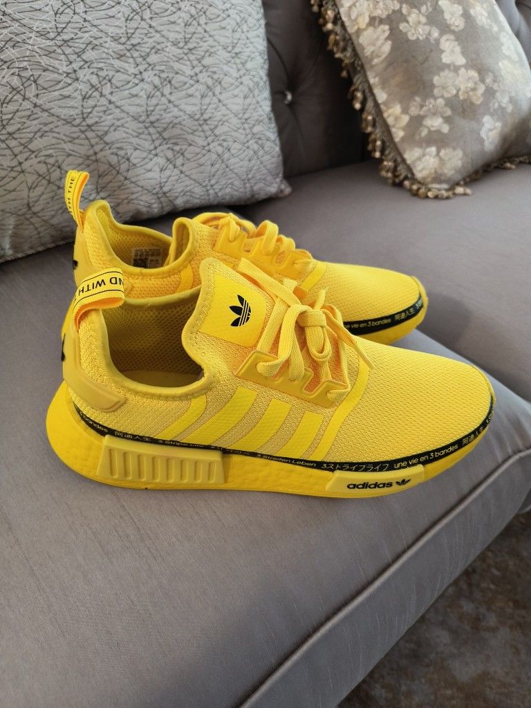 Huge Steal Brand New Adidas Never Worn Before 😀😀😀🔥🔥🔥 Size 11 