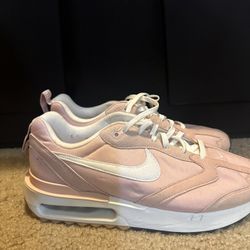 Nike Women Size 10