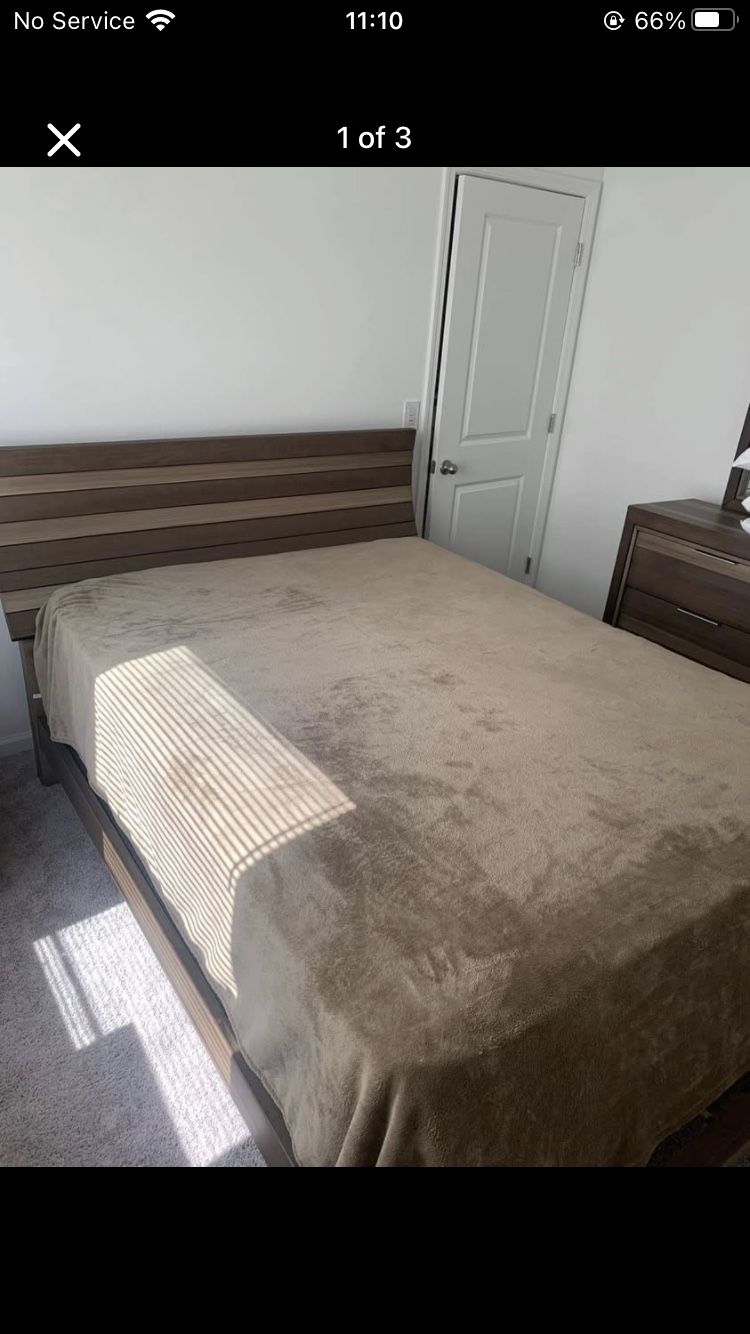 Queen Size Bedroom Set