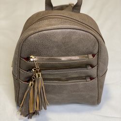 Small Backpack Purse Color: Khaki  Size: Approx 6.7x7.5x3.9