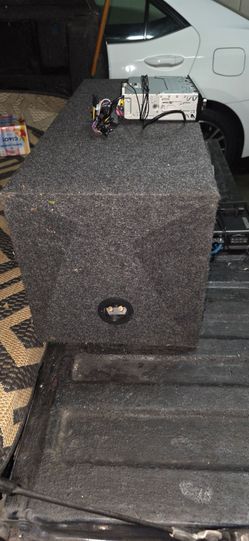 2 Speaker Kicker 12 , amplificador  kicker 8001 and stereo  JVC