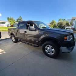 Ford F-150 Crew Cab Pickup Truck