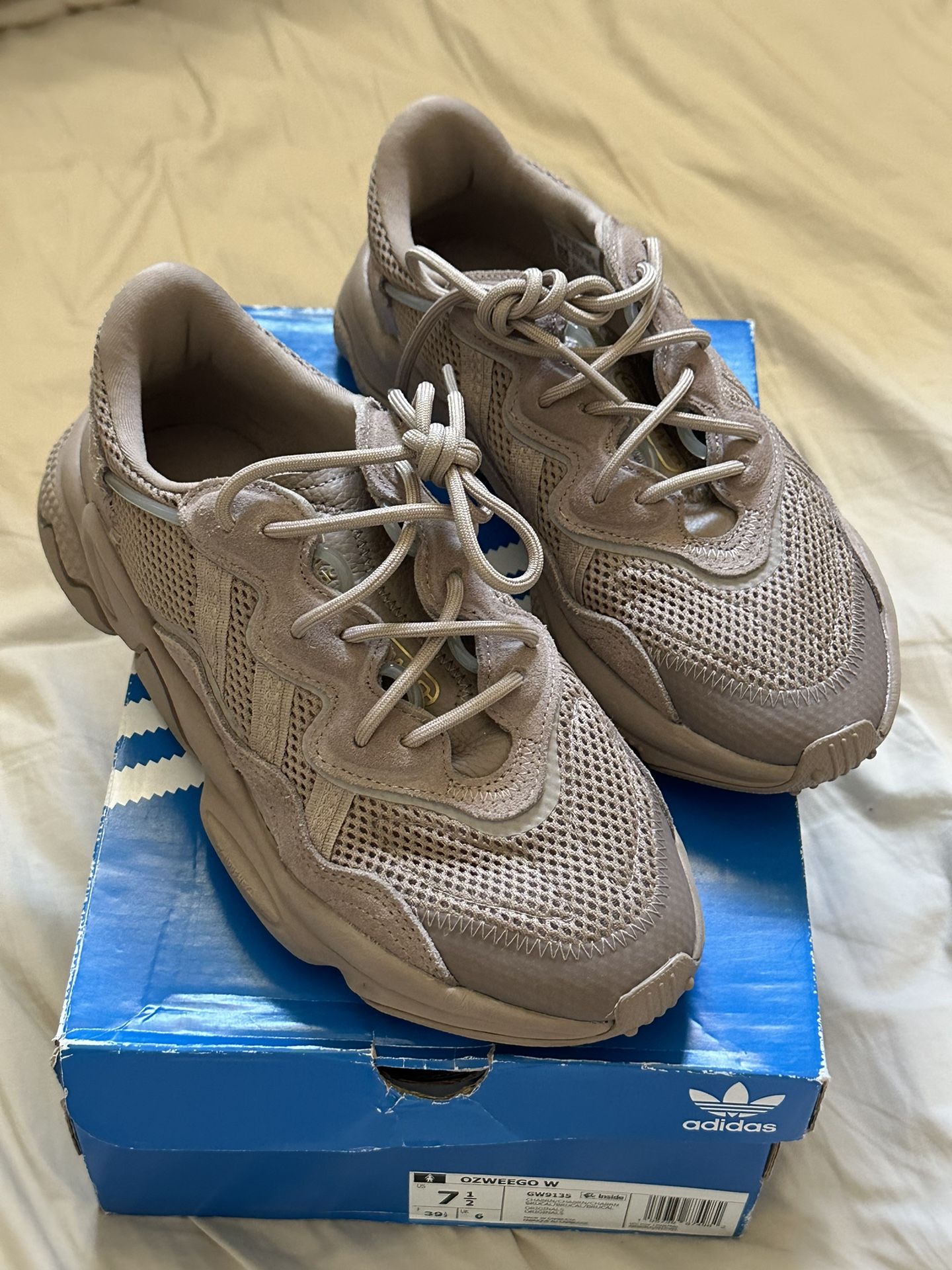Adidas OZWEEGO W