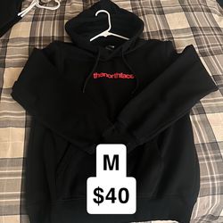 The north face hoodie size M