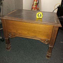 Coffee Table / Small Table 