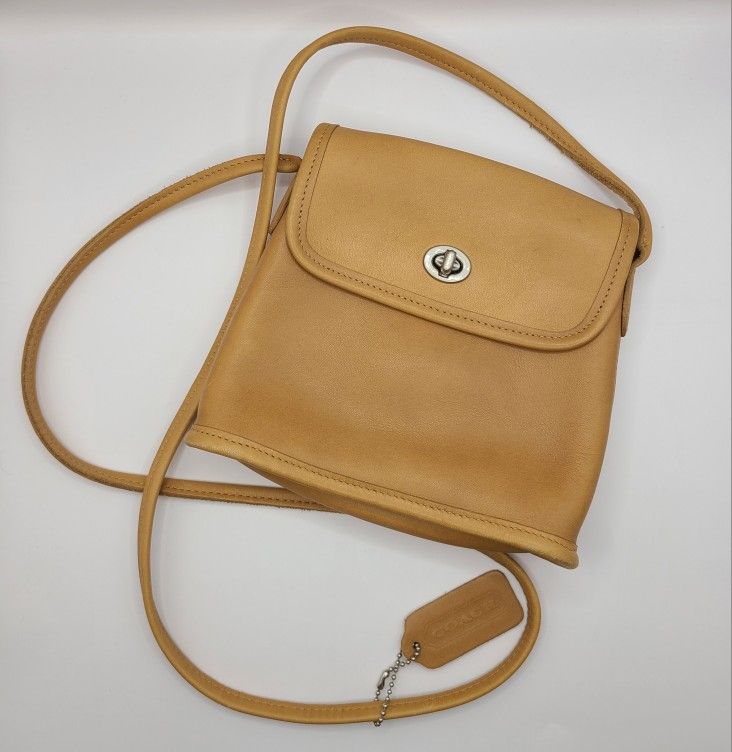 Vintage 90's Coach Crossbody Turnlock Bag 