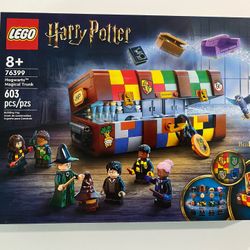 LEGO Harry Potter Hogwarts Magical Trunk 76399 Luggage Set. New!