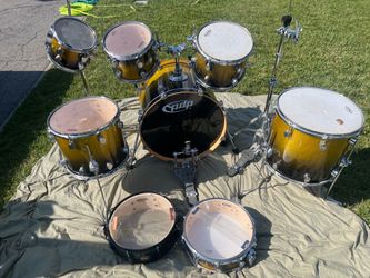 Maple x7 drum set plus extra pearl drum and hardware