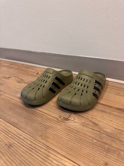 Adidas Adilette Clogs – Olive Green
