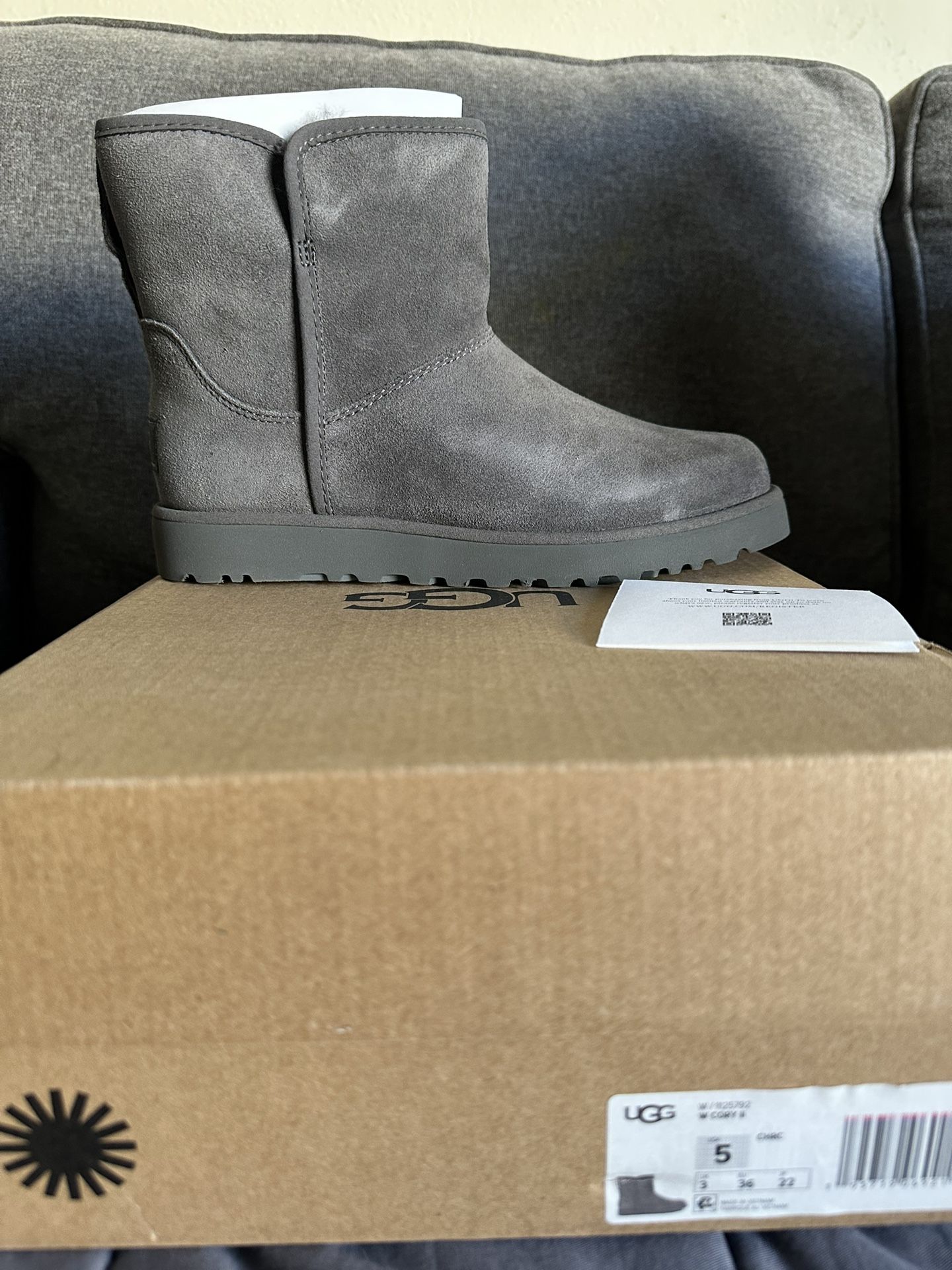Size 5 Ugg Gray