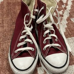 Maroon Chucks Women’s 8 Men’s 6