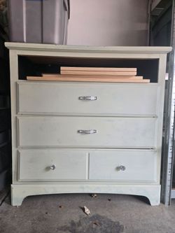 Dresser