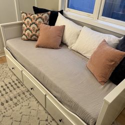 IKEA HEMNES Daybed Trundle 