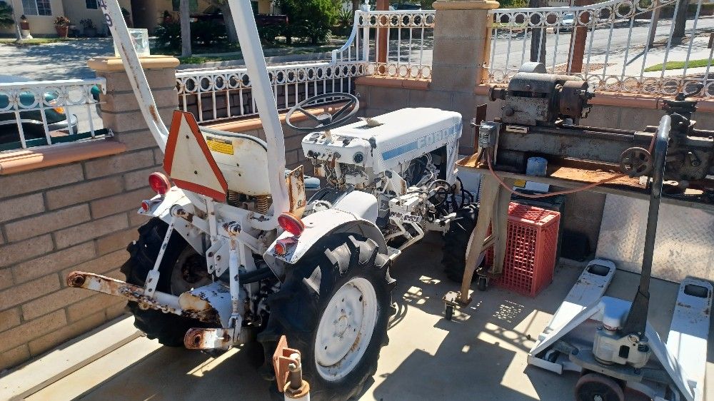 FORD DIESEL TRACTOR