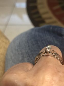 14k white gold diamond engagement ring