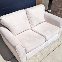 Love Seat - Two seat sofa - Excellent condition