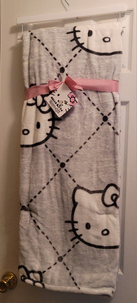  Hello Kitty Gray  Super Soft  plush Throw  Blanket 60 X 70 New Release 2024, Brand New
