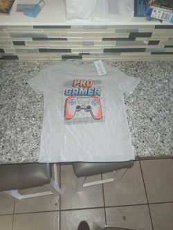 Boys T-shirt Size 6 7