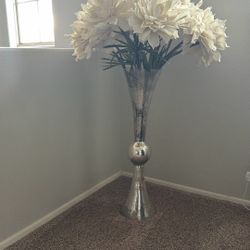 Huge Z Gallerie Vase And Flowers