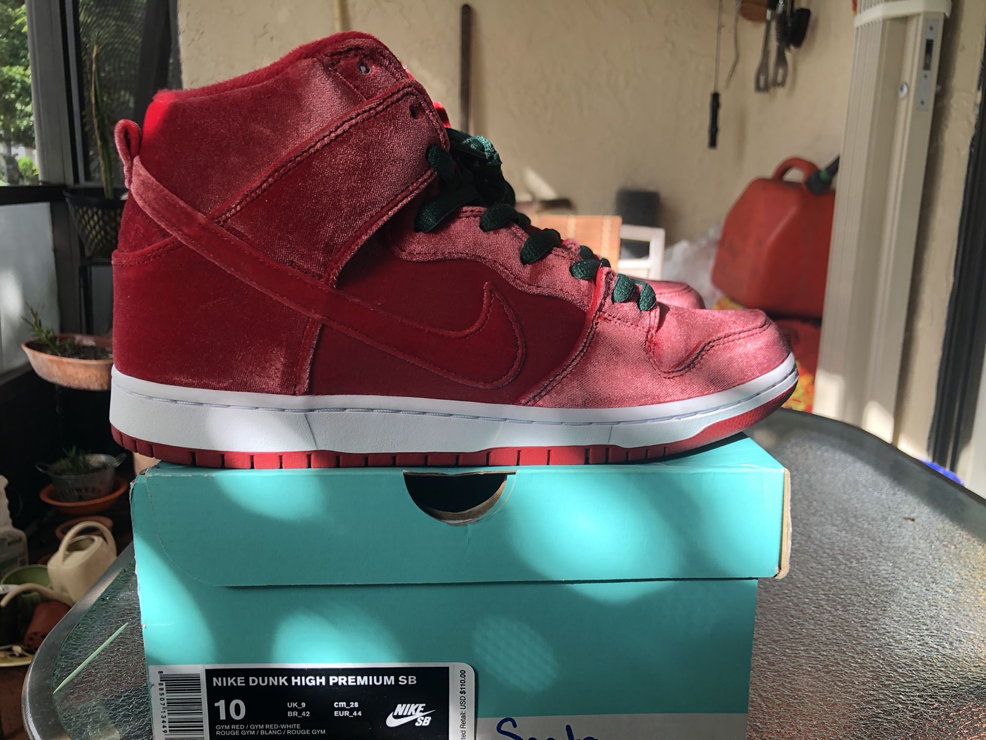 Nike Dunk High SB Red Velvet Santa Suit for Sale in West Palm