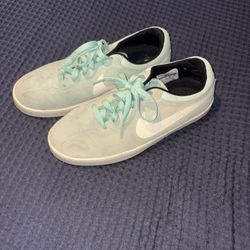 Women’s Nike Shoes 