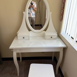Make Up Table And Chair
