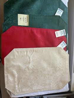 New (with tags) Various Holiday Table Dressings
