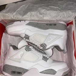 Jordan 4 white oreo  size 8.5