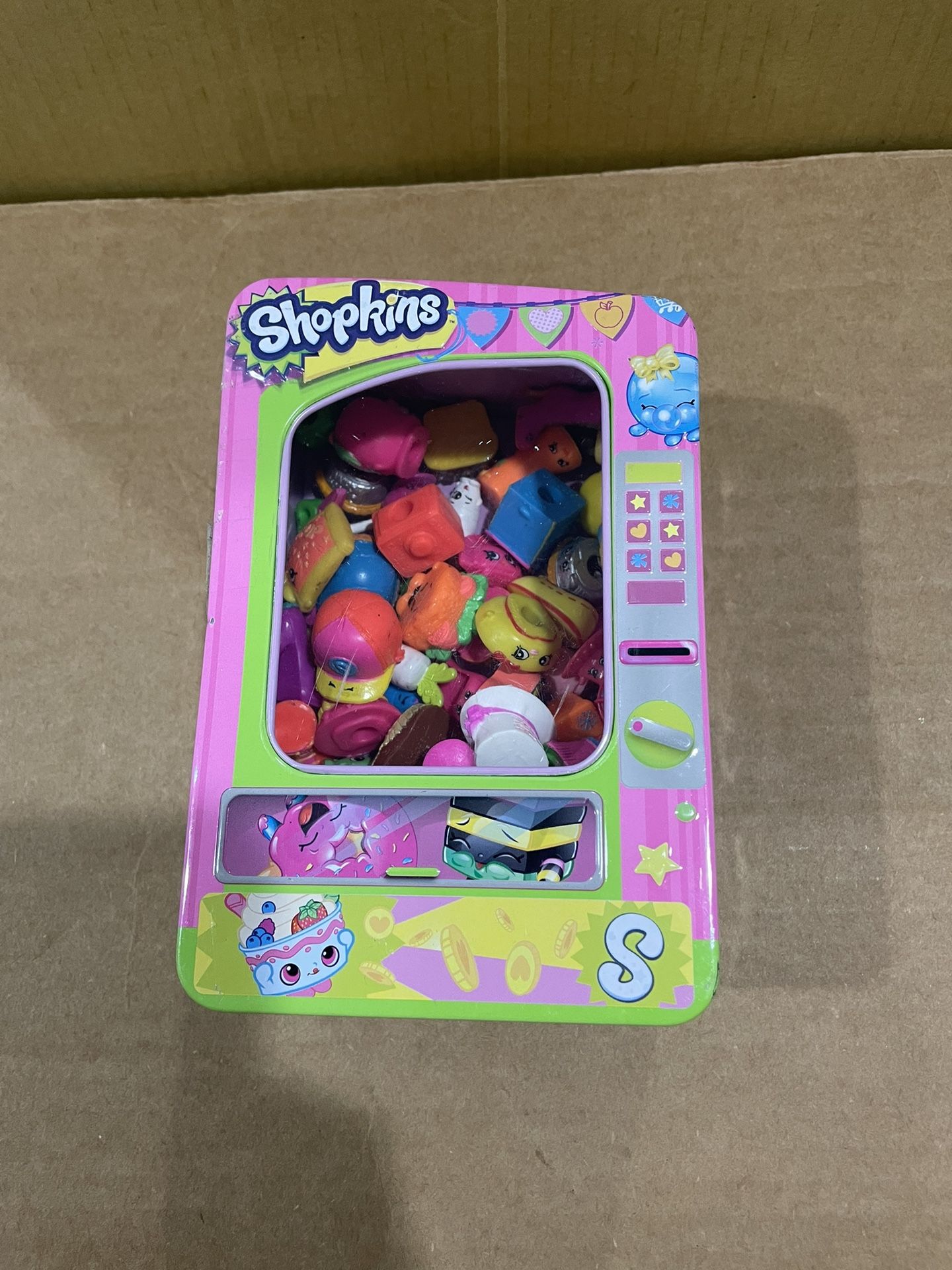 Shopkins lot of 59 Figures