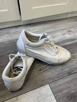 Size 9.5 Men’s White Vans 