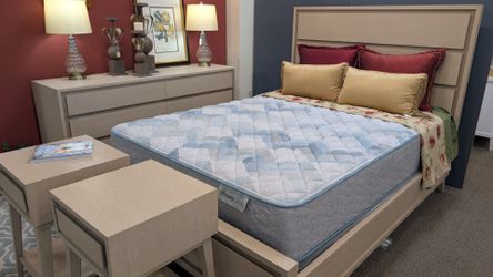 Cream Queen Bed, Dresser & 2 Nightstands