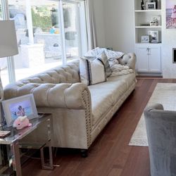 Leather Tufted Couch 