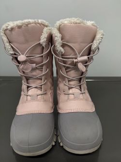 Girls size 1 snow boot