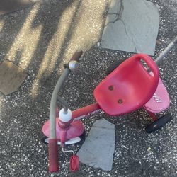 Radio Flyer Deluxe Steer & Stroll Trike