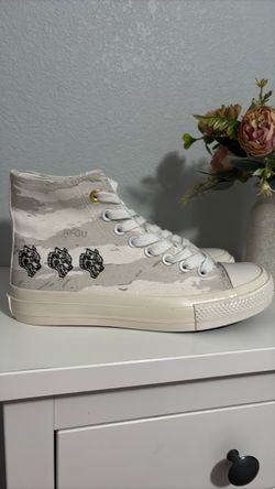 Wolves Darc sport high top sneakers 7M 9W $60 OBO