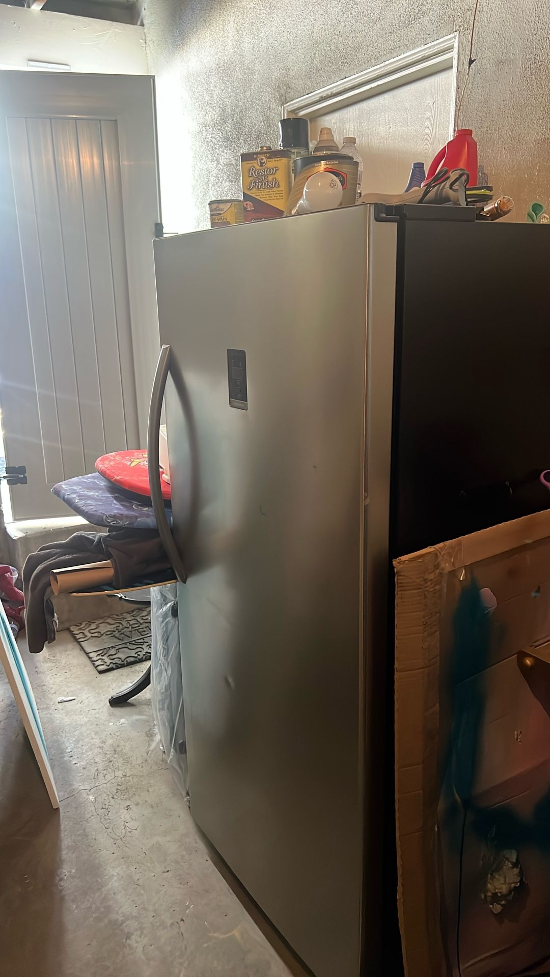 Insignia freezer or refrigerator