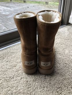 Ugg kids Alexey boot - size 4 - excellent condition (retail for $164.95)